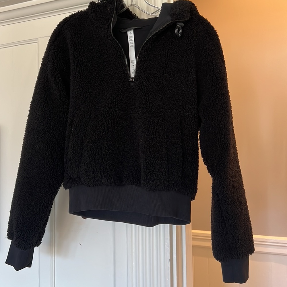 Lululemon fluffy, hooded jacket